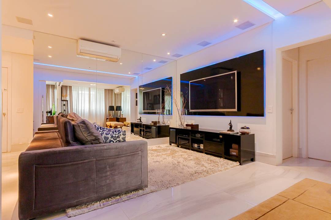 - Apartamento com 112.78 m², 2 quartos sendo 2 suítes à venda no bairro Moema.