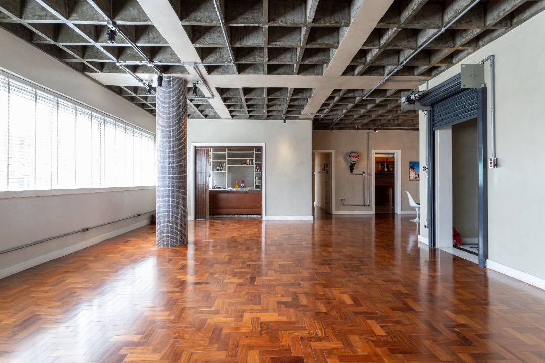 - Apartamento com 247 m², 2 quartos sendo 1 suíte à venda no bairro Bela Vista.