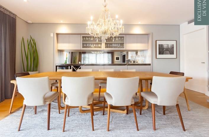 - Apartamento com 273 m², 4 quartos sendo 4 suítes à venda no bairro Itaim Bibi.