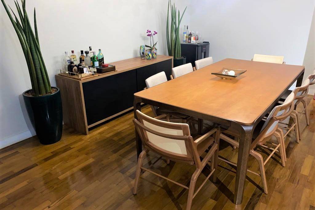 - Apartamento com 170m², 3 quartos sendo 1 suíte à venda no bairro Itaim Bibi.