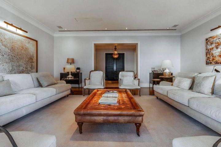 - Apartamento com 405 m², 3 quartos sendo 3 suítes à venda no bairro Jardim Europa.