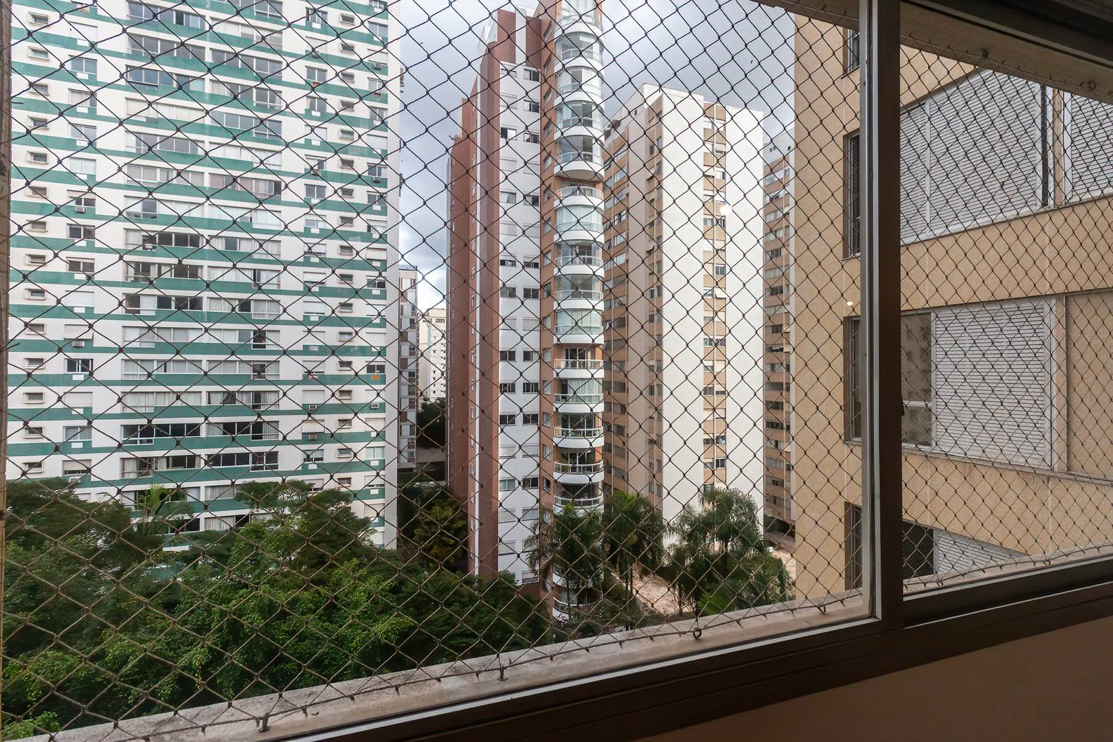 - Apartamento com 160.0 m², para alugar no bairro Itaim Bibi.