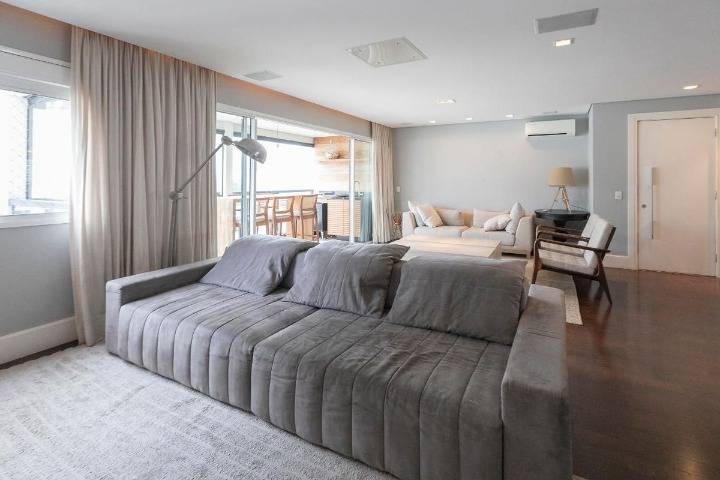 - Apartamento com 161 m², 2 quartos sendo 2 suítes à venda no bairro Vila Nova Conceição.