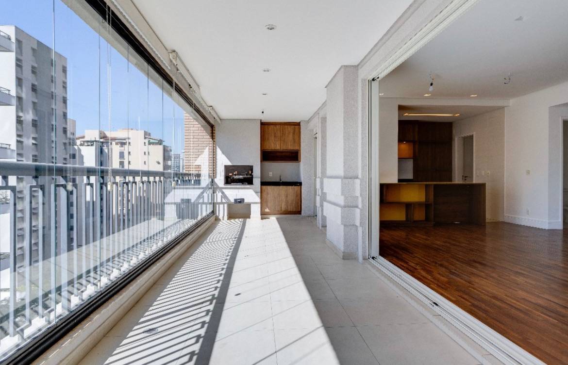 - Apartamento com 158 m², 2 quartos sendo 2 suítes a venda no bairro Itaim Bibi.