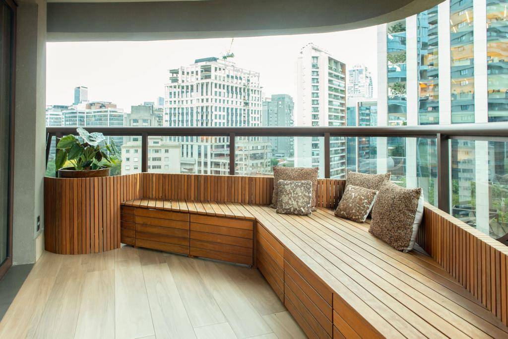 - Belíssimo apartamento de 96m², 1 suíte e 4 vagas à venda no bairro Itaim Bibi.