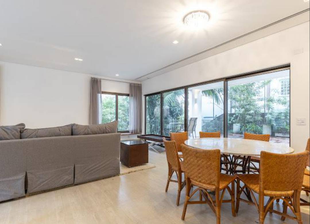 - Casa de condomínio com 689.4 m², 4 quartos sendo 4 suítes à venda no bairro Santo Amaro.