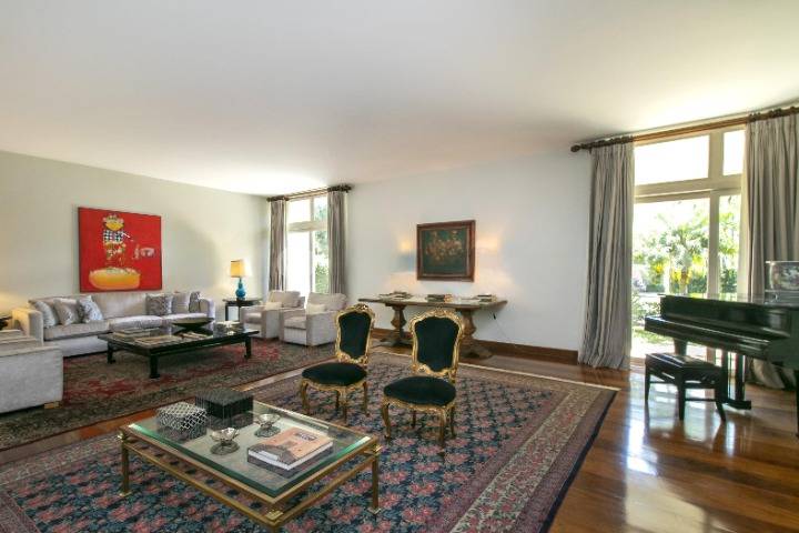 - Apartamento com 808 m², 5 quartos sendo 5 suítes à venda no bairro Jardim Europa.