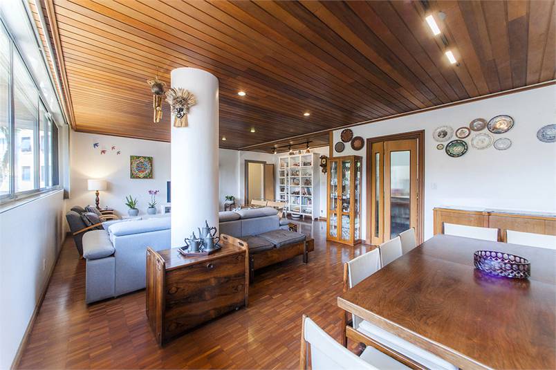 - Apartamento com vista permanente do Jardim Europa, 170 m², 3 quartos sendo 1 suíte à venda no bairro Itaim Bibi.