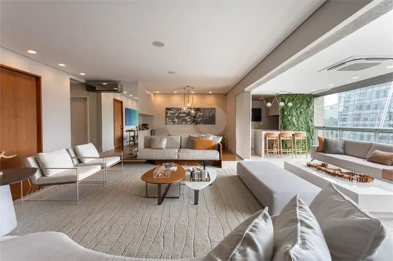 - Belíssimo apartamento no Edifício Nine com 262 m², 3 quartos sendo 3 suítes à venda no bairro Itaim Bibi.