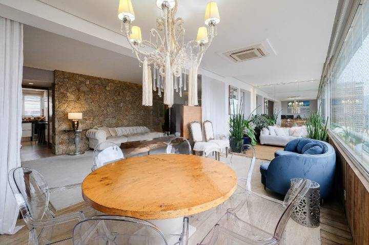 - Apartamento com 151 m², 2 quartos sendo 2 suítes à venda no bairro Itaim Bibi.