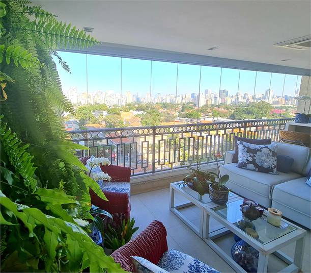 - Apartamento com 156 m², 2 quartos sendo 2 suítes à venda no bairro Vila Olímpia.