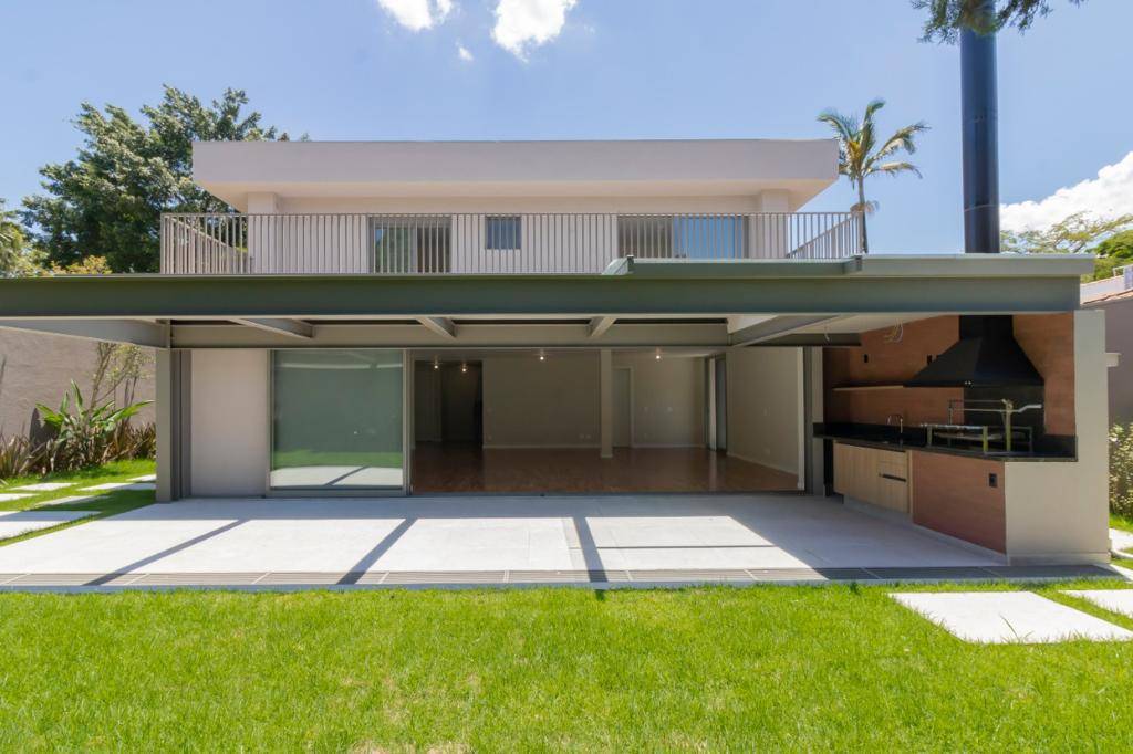 Casa Magnífica para Locação e Venda no Alto de Pinheiros – 371m² de Área Construída e 581m² de Terreno - Andréa Vallis