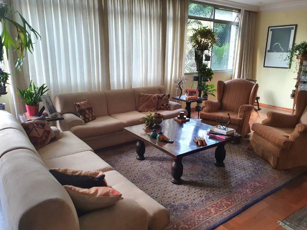 - Apartamento com 189 m², 3 quartos sendo 1 suíte à venda no bairro Itaim Bibi.