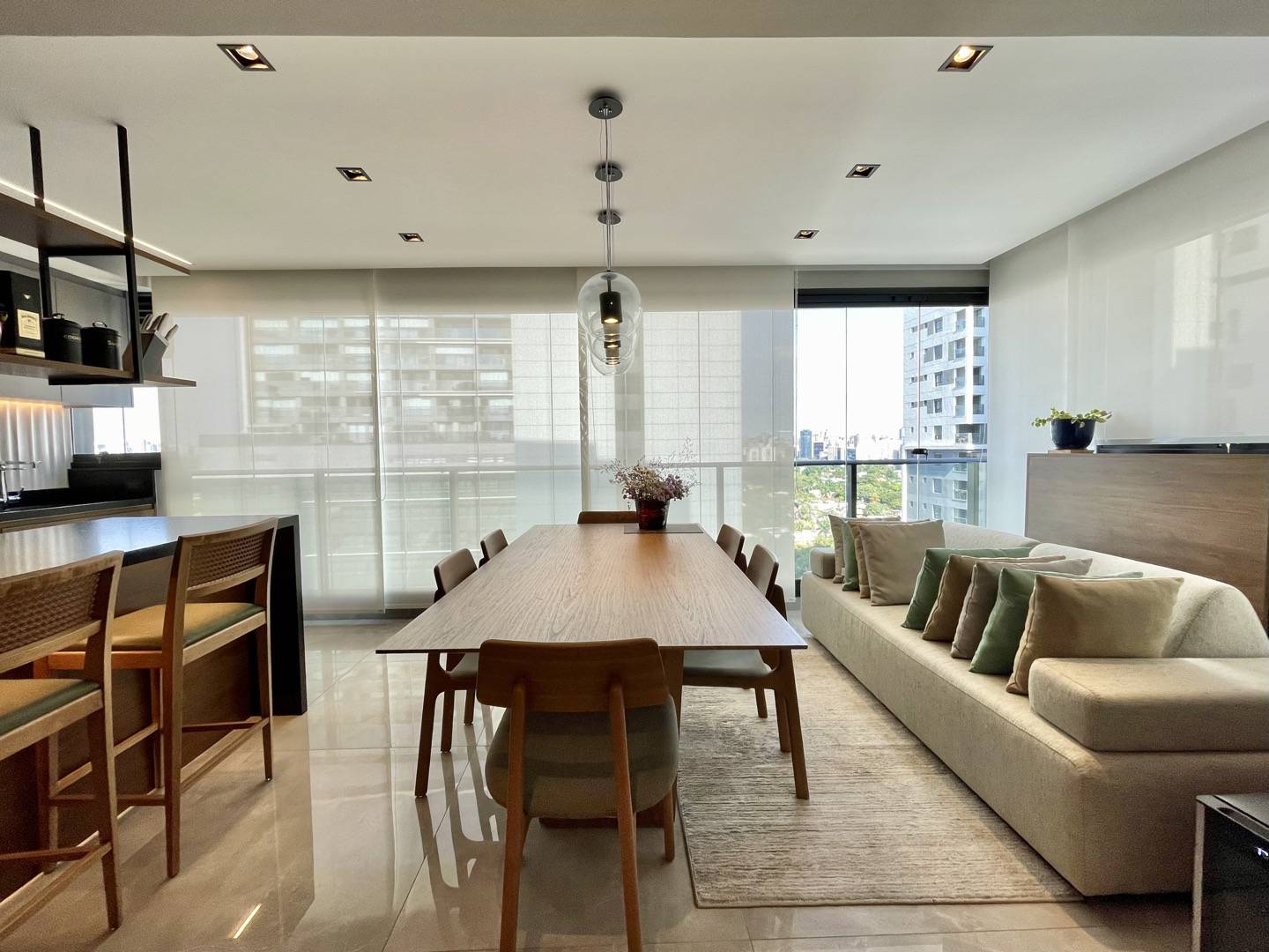 - Apartamento com 73 m² reformado com 1 suíte à venda no bairro Pinheiros.