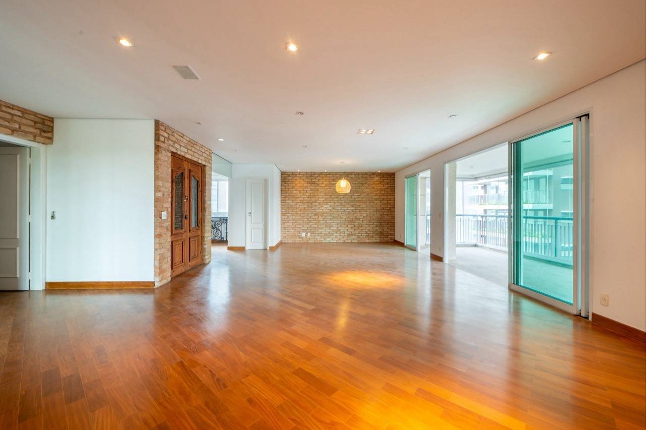 - Apartamento com 231 m², 3 quartos sendo 3 suítes à venda no bairro Vila Nova Conceição.