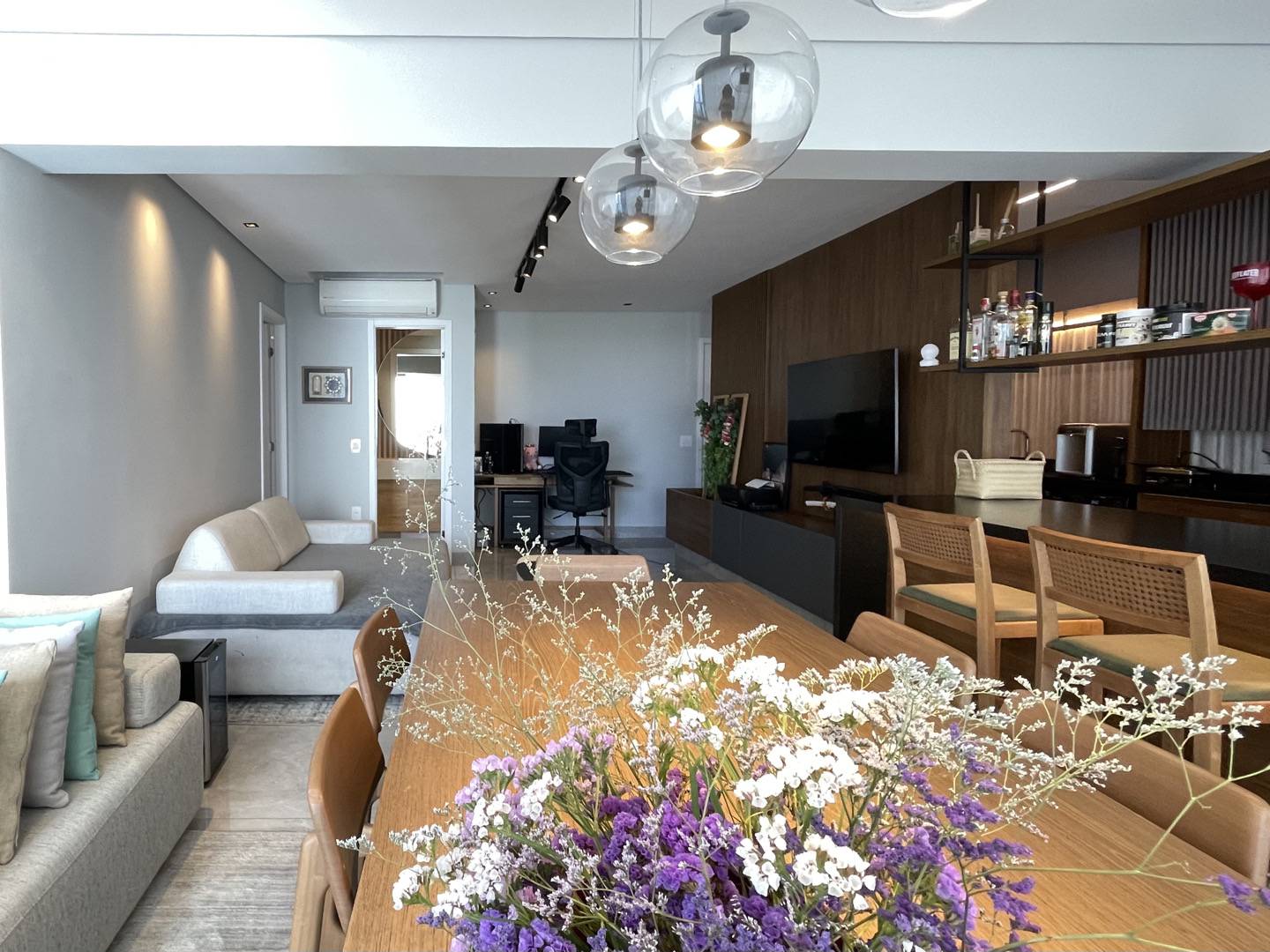 Apartamento com 73 m² reformado com 1 suíte à venda no bairro Pinheiros. - Andréa Vallis