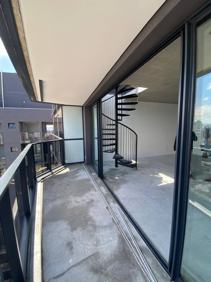 - Cobertura Duplex com 76 m²,  à venda no bairro Vila Olímpia.