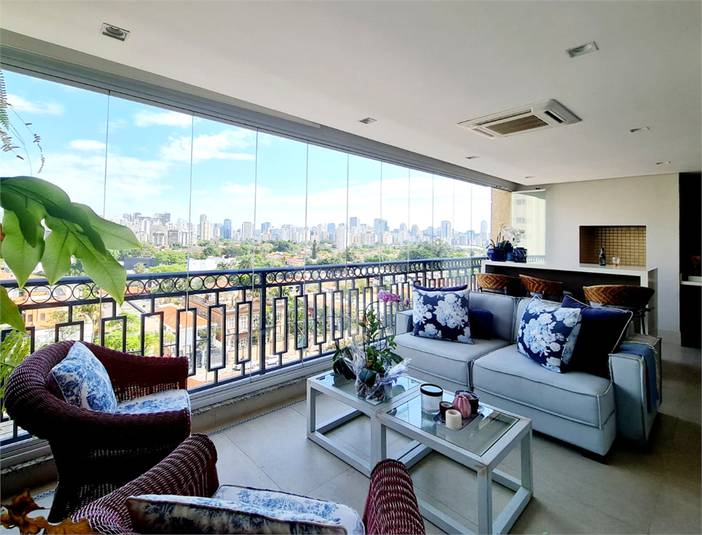 Apartamento com 156 m², 2 quartos sendo 2 suítes à venda no bairro Vila Olímpia. - Andréa Vallis