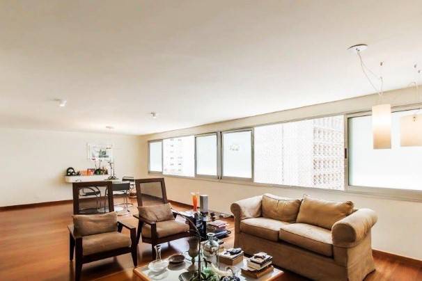 - Cobertura com 300 m², 2 quartos sendo 1 suíte à venda no bairro Itaim Bibi.