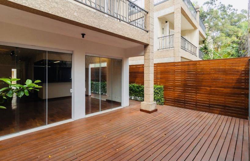 - Casa de condomínio com 300 m², 3 quartos sendo 3 suítes à venda no bairro Jardim Viana.