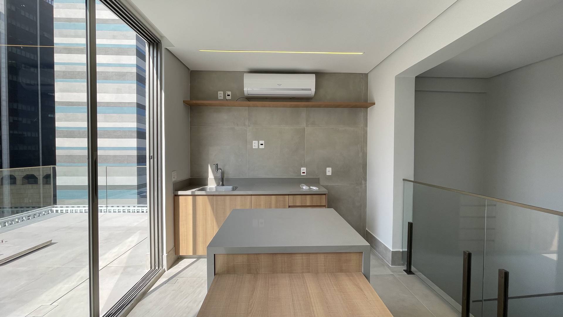 - Triplex com 250 m², para alugar no bairro Itaim Bibi.