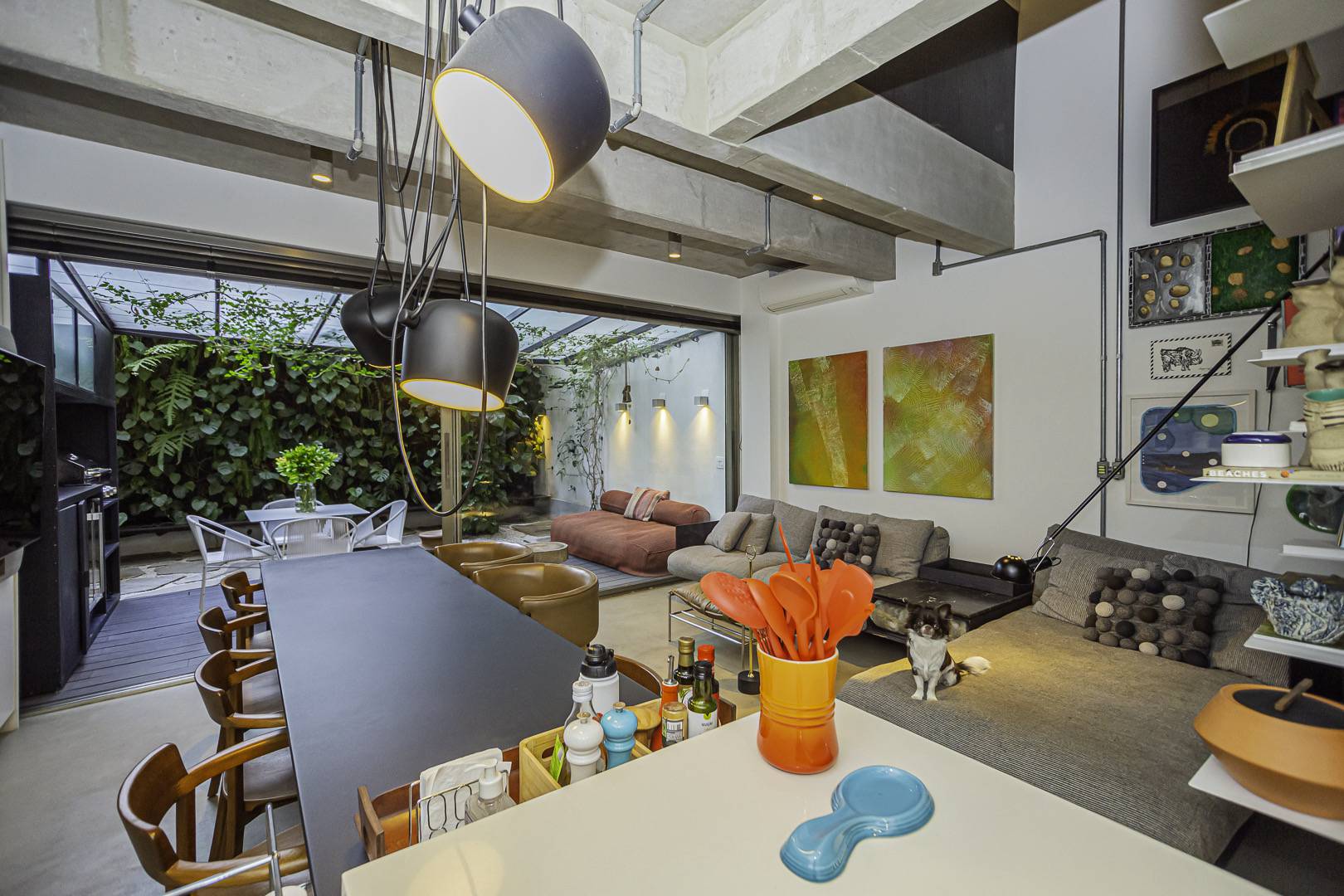 - Apartamento com 105 m², 1 quarto sendo 1 suíte à venda no bairro Itaim Bibi.