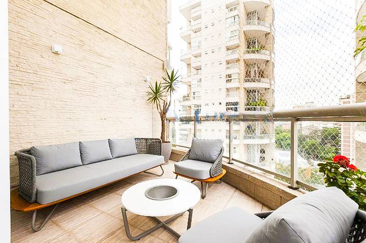 - Apartamento com 151 m², 2 quartos sendo 2 suítes à venda no bairro Vila Nova Conceição.