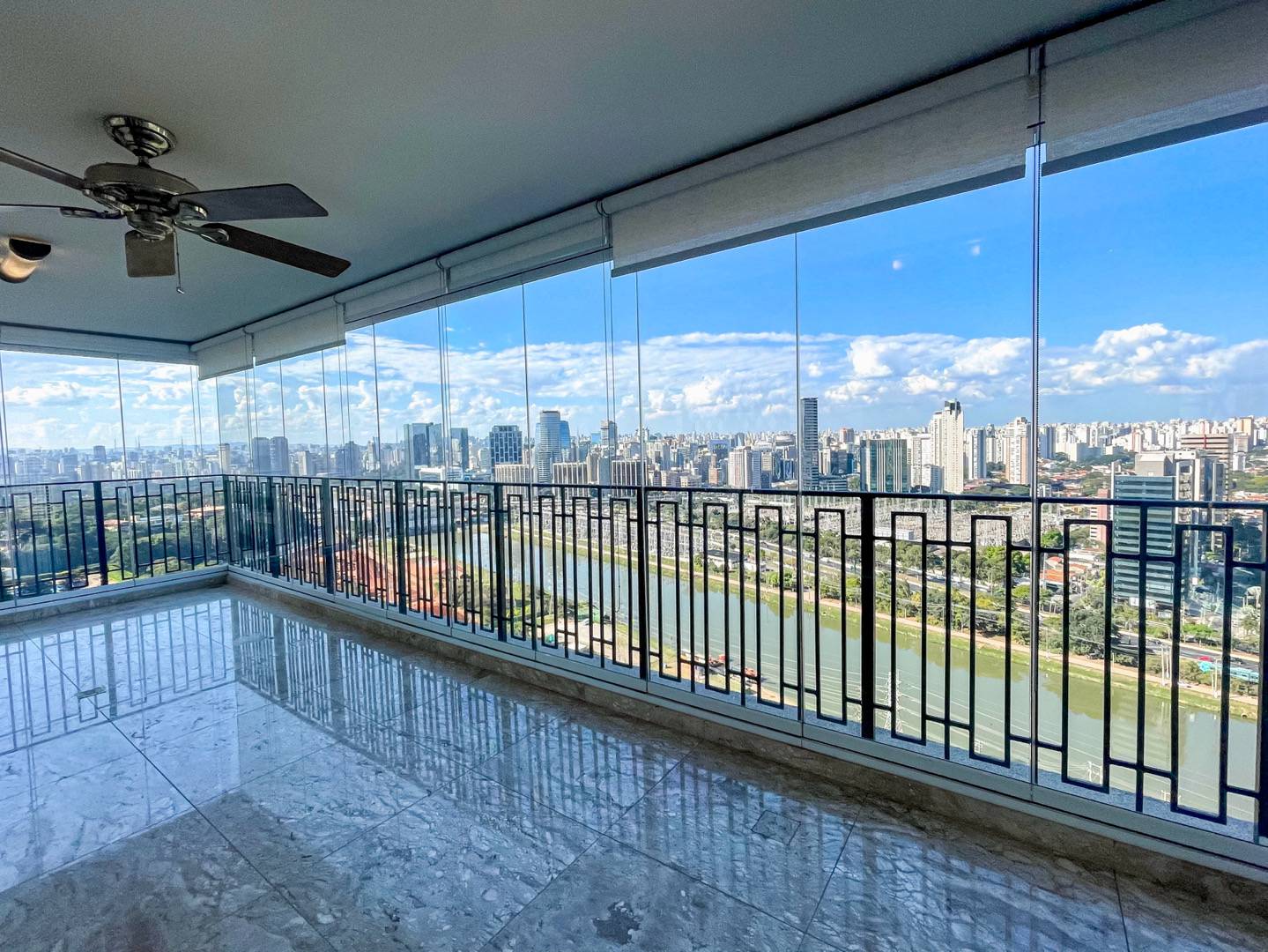 - Apartamento com 240m² 2 suítes para locação no maravilhoso Parque Cidade Jardim no bairro Vila Olímpia.