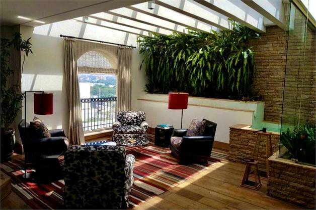 - Cobertura Duplex com 4 Suítes e Vista Panorâmica para o Parque Ibirapuera