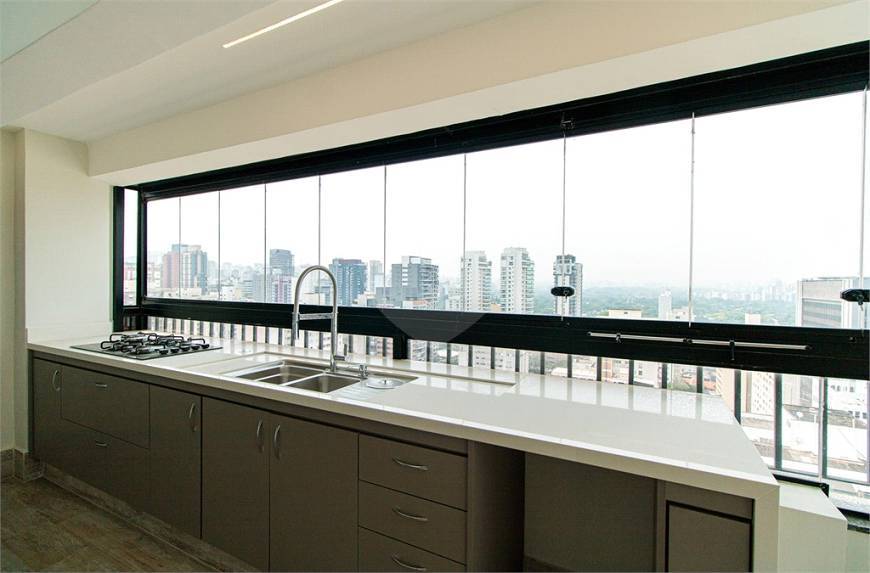 Triplex à venda com 2 quartos, 215m² - Jardim América,São Paulo