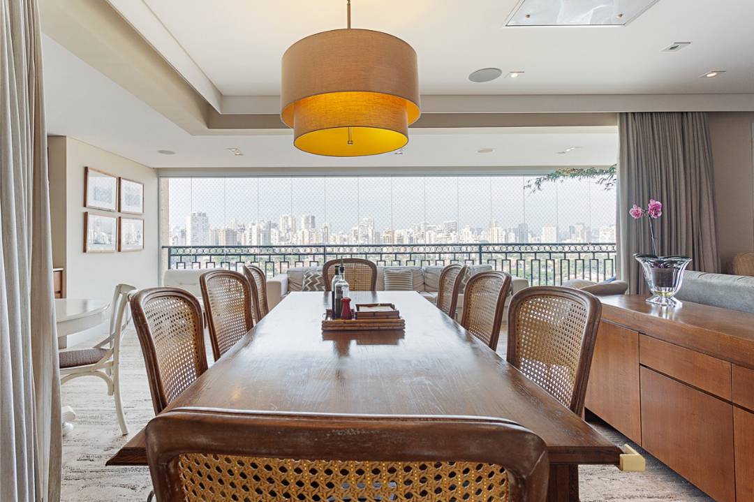 - Apartamento em andar alto com quadra de tênis em excelente condomínio à venda na Vila Olímpia!