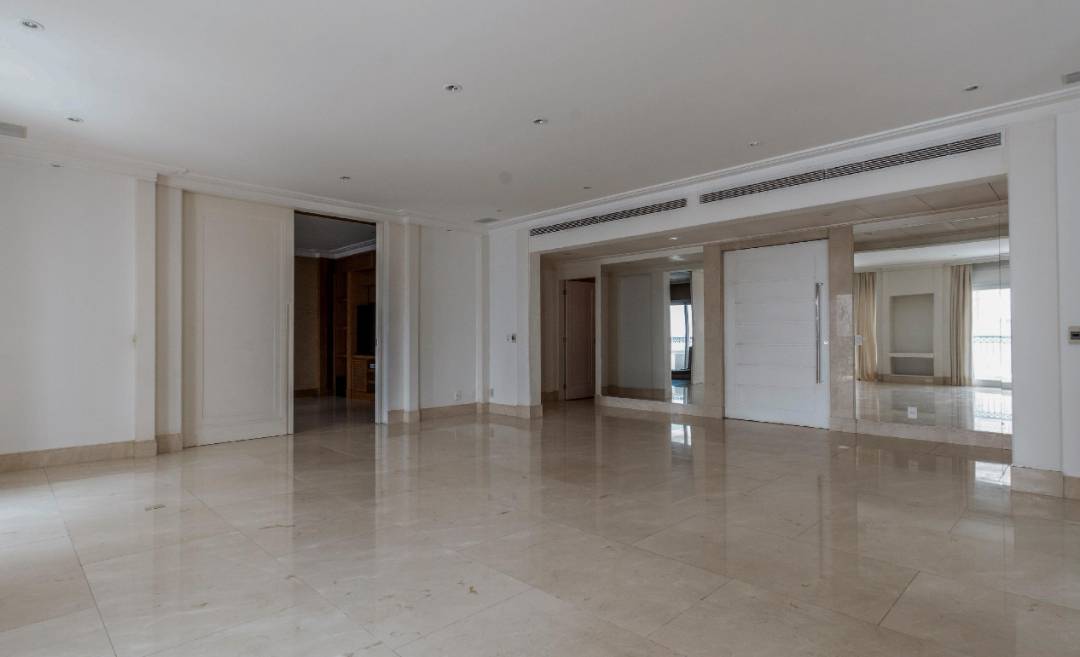 - Apartamento com 440 m², 4 quartos sendo 4 suítes à venda no bairro Itaim Bibi.