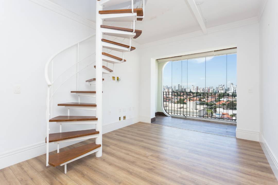 - Apartamento com 182 m², 2 quartos sendo 1 suíte à venda no bairro Indianópolis.