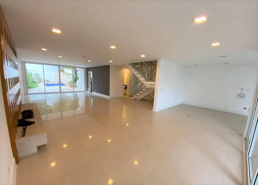 - Casa de alto padrão em condomínio fechado com 425 m², 4 suítes à venda no bairro Brooklin.