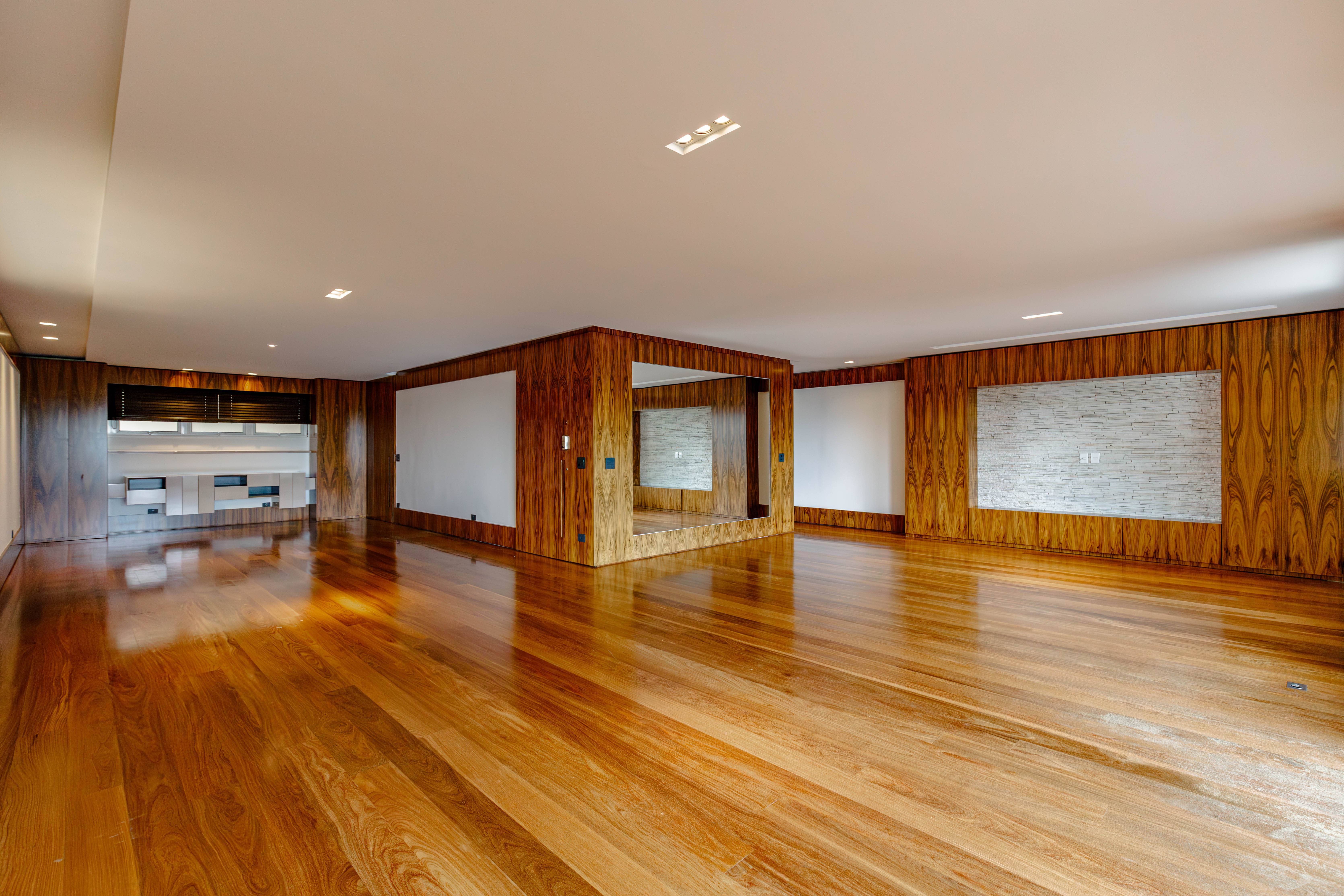 - Apartamento de 300 m², 3 suítes à venda em localização privilegiada no bairro Jardim América.