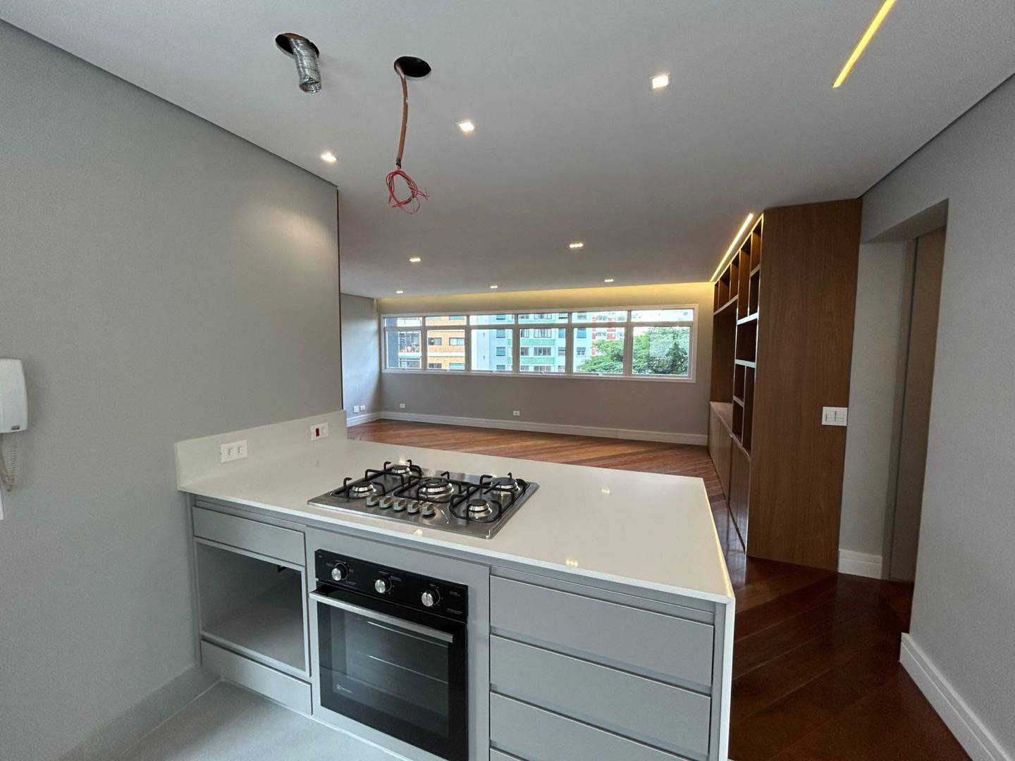 - Apartamento reformado com 100 m² e 2 suítes à venda no bairro Itaim Bibi.