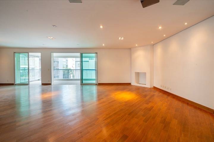 - Apartamento com 231 m², 3 quartos sendo 3 suítes à venda no bairro Vila Nova Conceição.