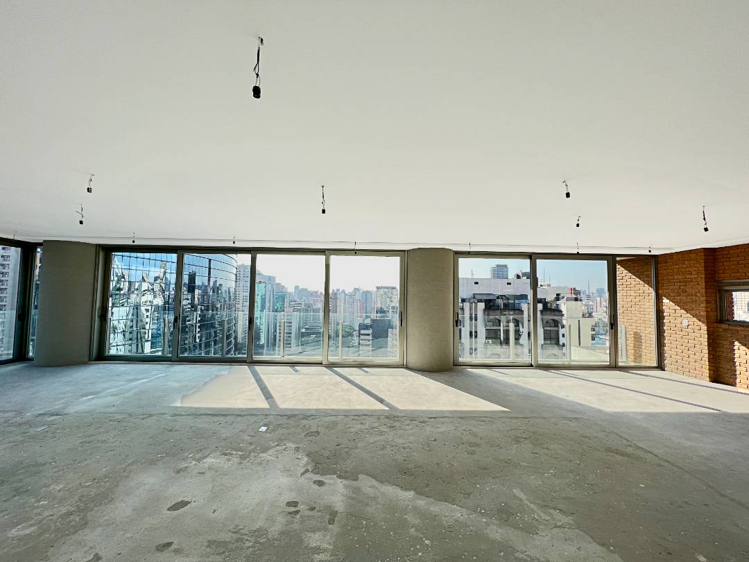 - Apartamento com 335 m², 4 quartos sendo 4 suítes à venda no bairro Itaim Bibi.