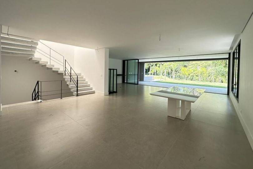 Casa de condomínio com 828.66 m², 4 quartos sendo 4 suítes à venda no bairro Chácara Santo Antônio. - Andréa Vallis