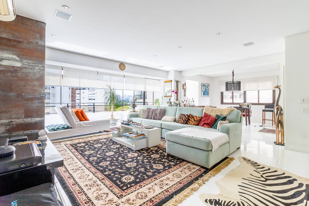 - Apartamento com 209.6 m², 3 quartos sendo 3 suítes à venda no bairro Vila Nova Conceição.