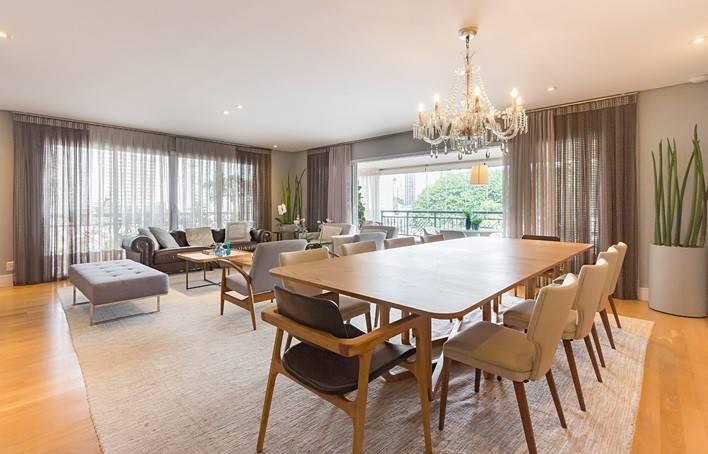 - Apartamento com 273 m², 4 quartos sendo 4 suítes à venda no bairro Itaim Bibi.