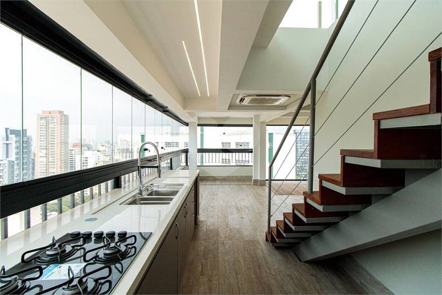 Triplex à venda com 2 quartos, 215m² - Jardim América,São Paulo