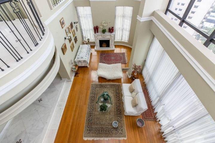 - Apartamento com 618 m², 4 quartos sendo 3 suítes à venda no bairro Moema Pássaros.