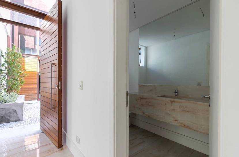 - Casa de condomínio de alto padrão com 786.97m², 4 suítes e 8 vagas à venda no bairro Brooklin.