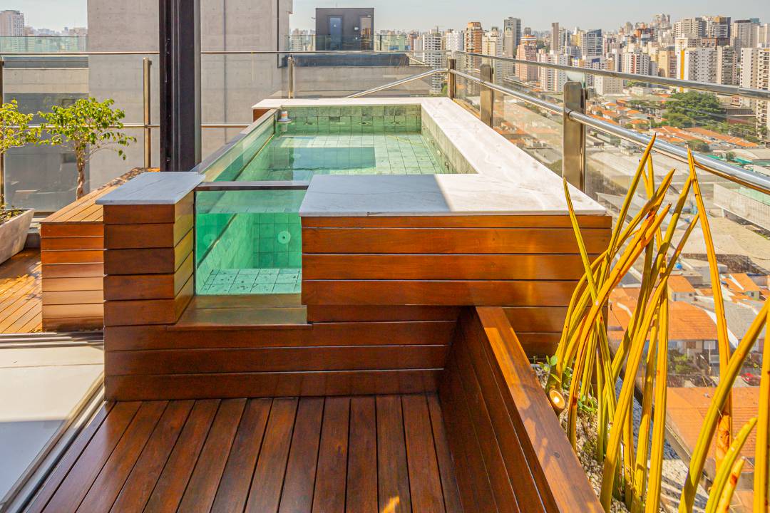 - Cobertura com 180 m², 3 quartos sendo 1 suíte à venda no bairro Vila Nova Conceição.