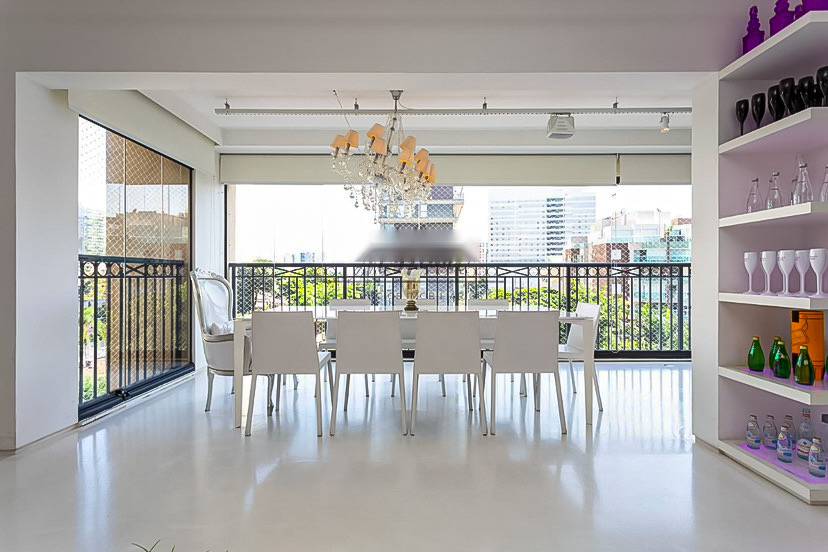 - Apartamento com 192 m², à venda no bairro Vila Nova Conceição.