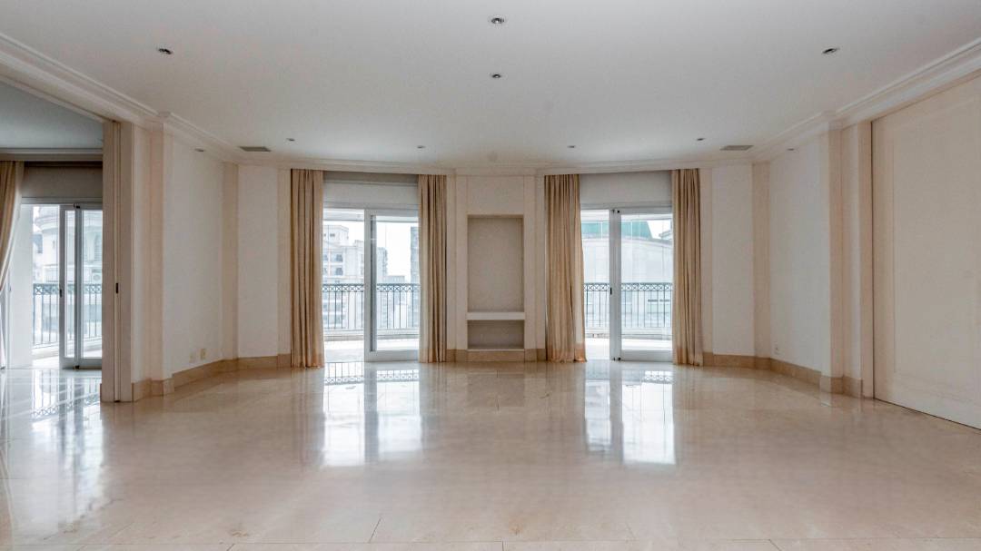 - Apartamento com 440 m², 4 quartos sendo 4 suítes à venda no bairro Itaim Bibi.