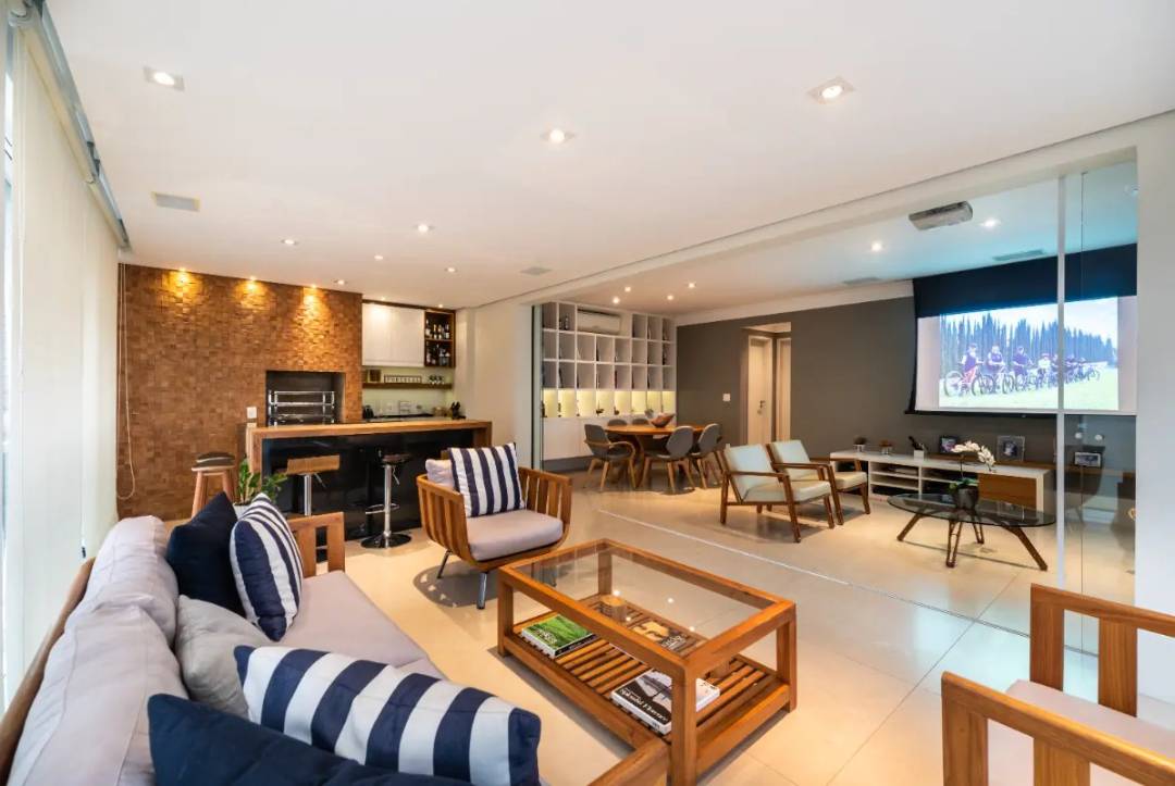 - Apartamento com 162 m², 3 quartos sendo 3 suítes à venda no bairro Itaim Bibi.