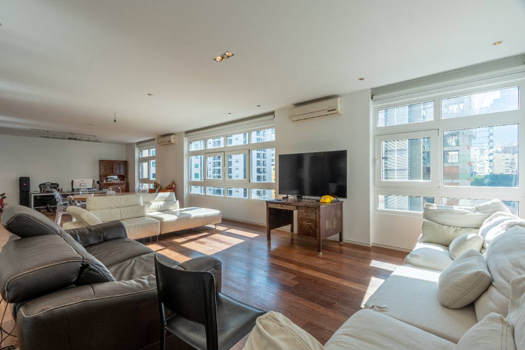 Apartamento com 239 m², 3 quartos sendo 3 suítes à venda no bairro Jardim Paulista. - Andréa Vallis