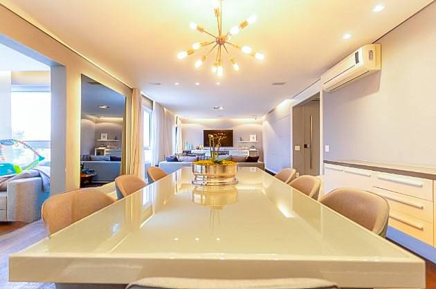 - Apartamento com 210 m², 4 quartos sendo 4 suítes à venda no bairro Vila Olímpia.